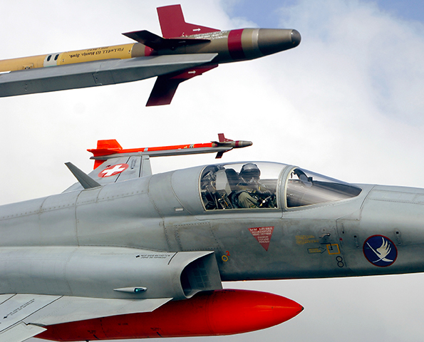 F-5 - Suisse